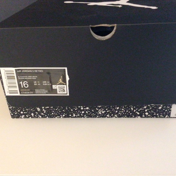 Nike Air Jordan 5 Retro. Size 16. Black/White (Oreo). Excellent used condition. - Picture 7 of 7